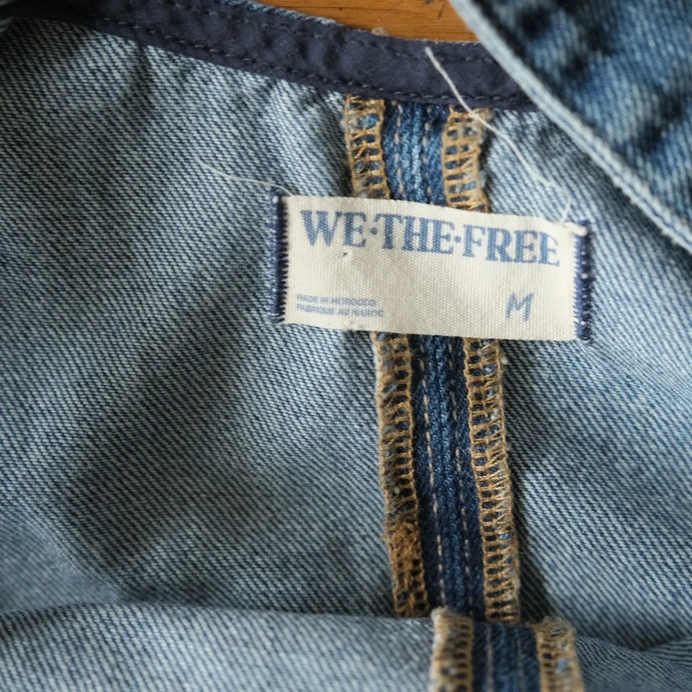 Free People High Roller Jumpsuit Womens Blue Denim Relaxed Boho Size M Overall - Picture 5 of 9